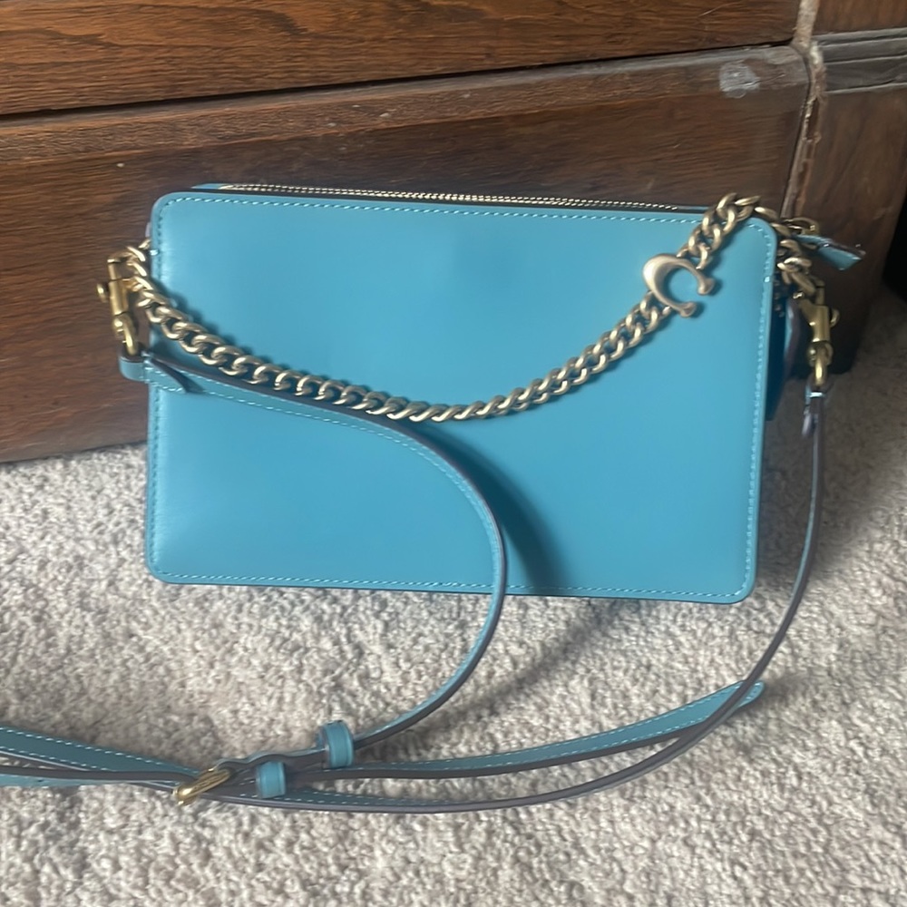 LIKE NEW Coach crossbody